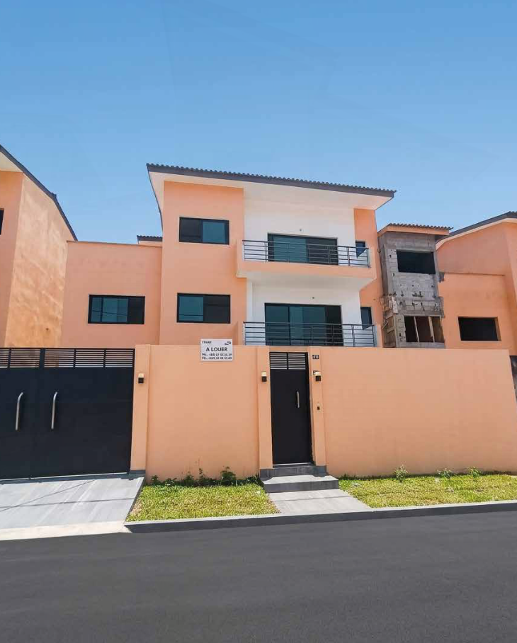 À louer – Villa duplex 7 pièces | Feh Kessé – Cité Rose des Vallées