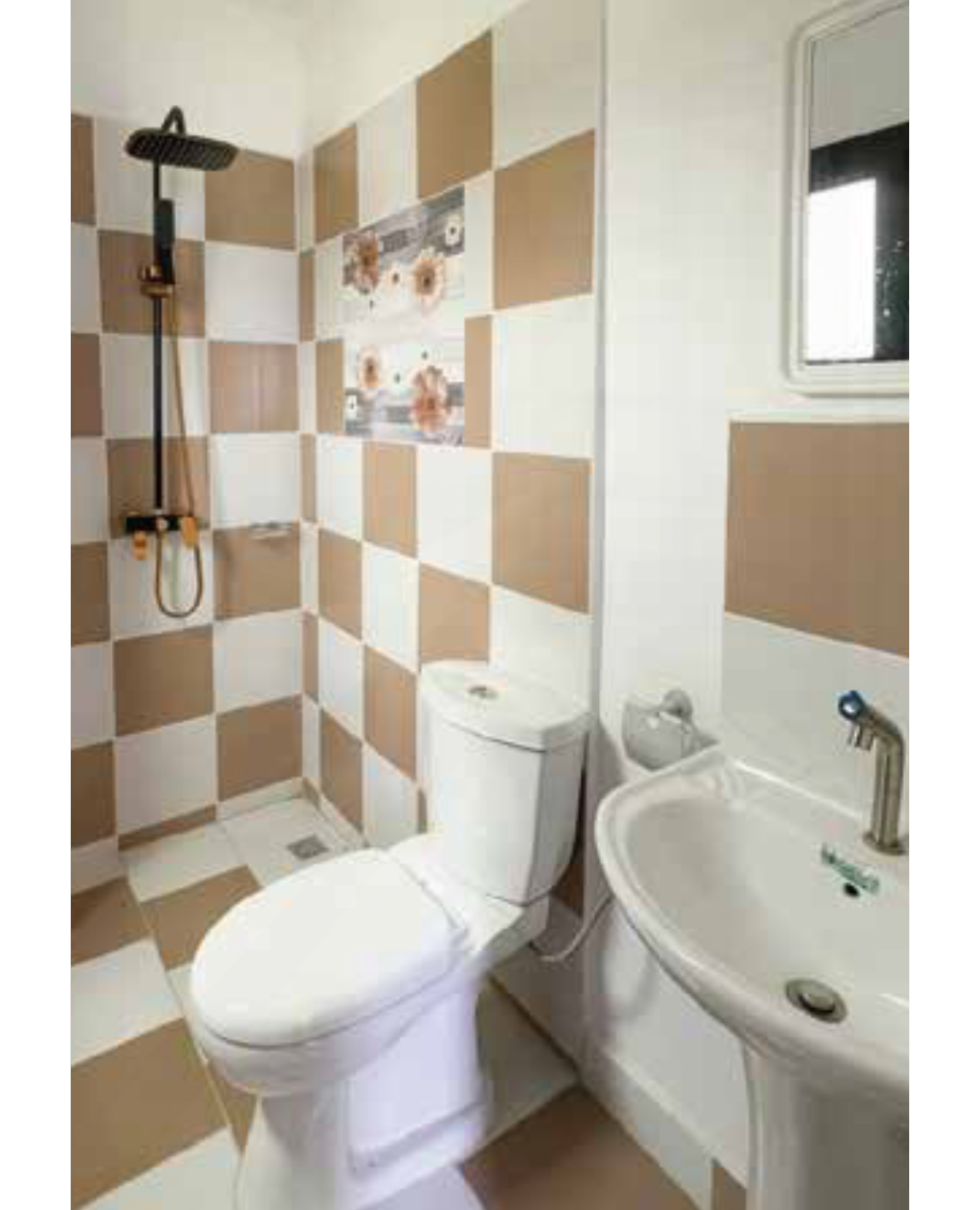 À louer – Villa Triplex 08 pièces | FEH Kessé – Cité Immobiliare 5