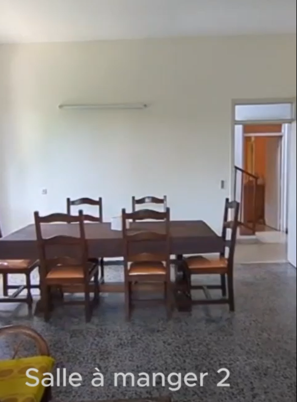 Villa Duplex 8 pièces avec grand jardin et dépendance, située à Cocody Danga