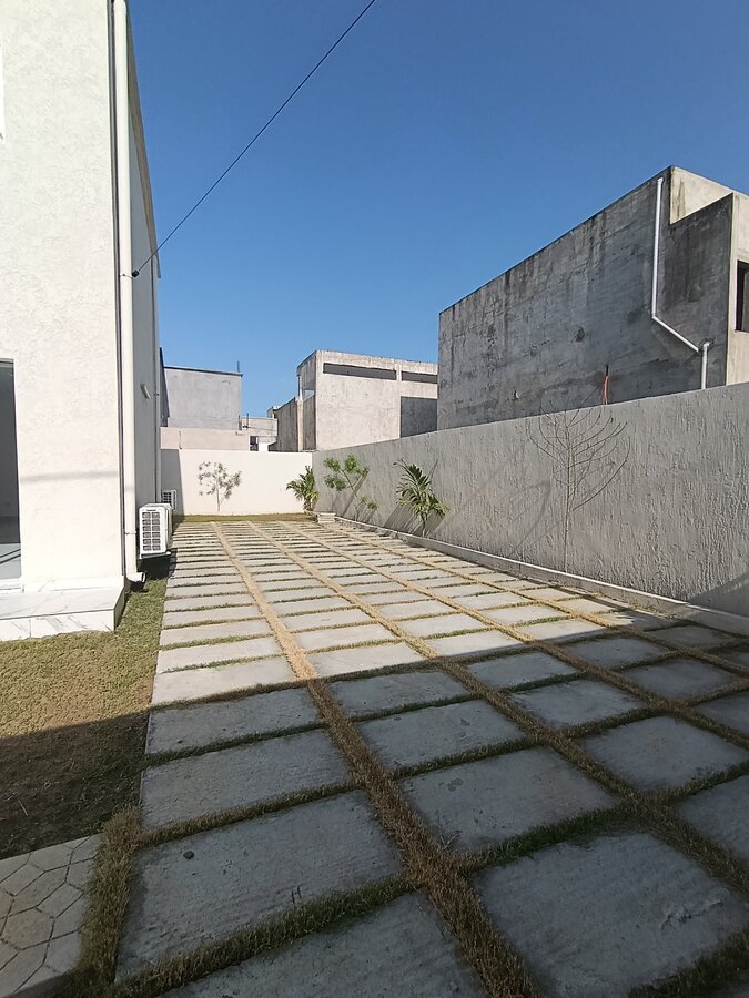 Villa Duplex 5 Pièces à Louer — Grand-Bassam Modeste