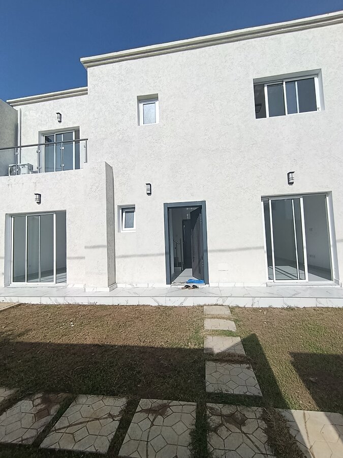 Villa Duplex 5 Pièces à Louer — Grand-Bassam Modeste
