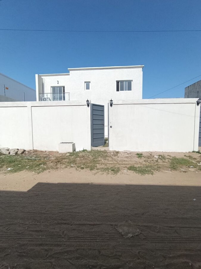 Villa Duplex 5 Pièces à Louer — Grand-Bassam Modeste