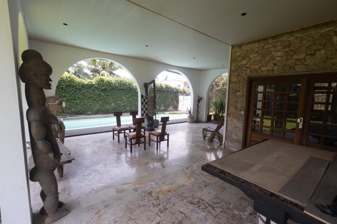 Villa 1000 M2
